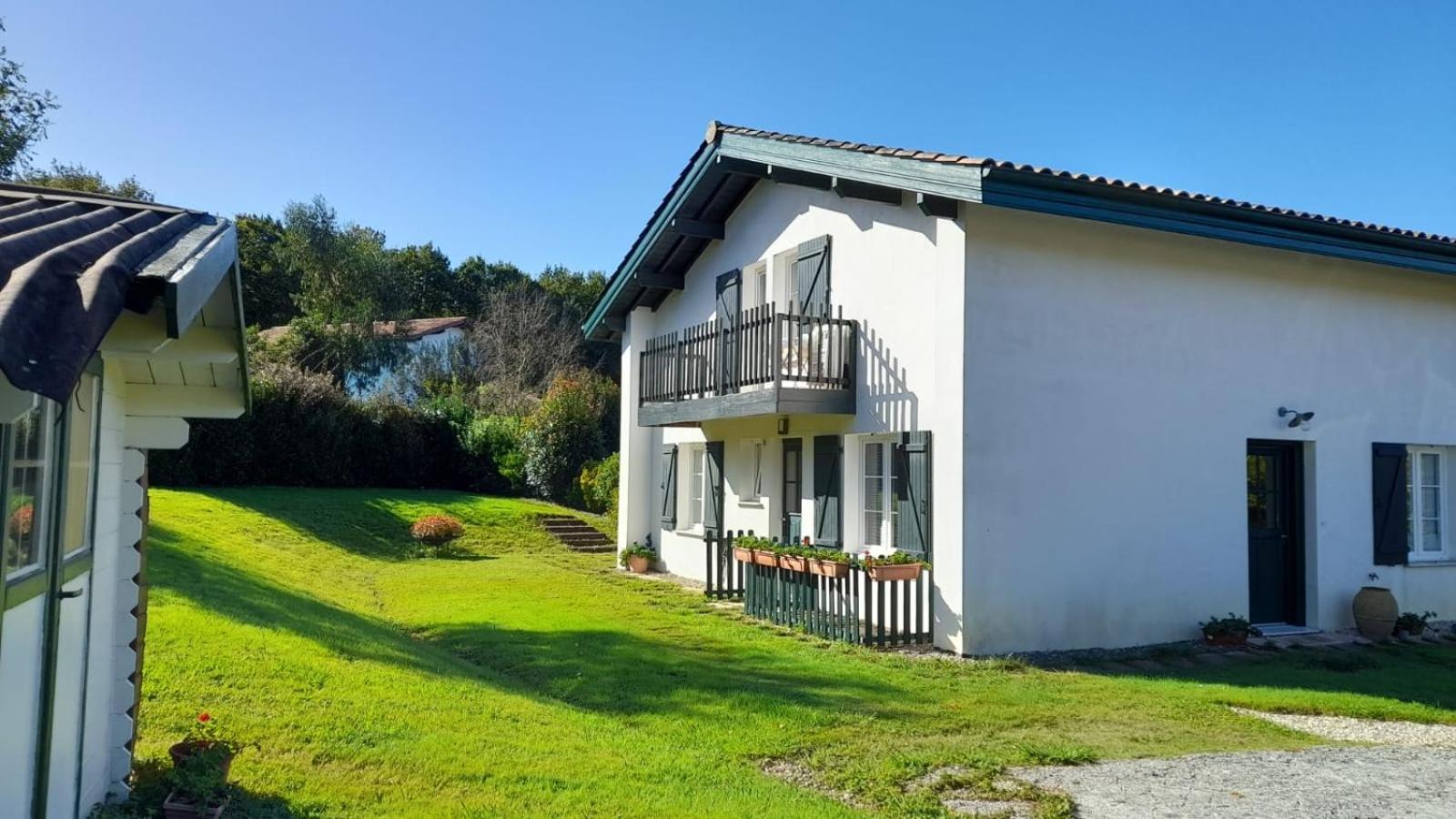 Maison Ihi-Toki - Apartamento Planta Baja T2 40M2 - Apartamento Planta Alta T3 54M2 Saint-Pée-sur-Nivelle Eksteriør billede